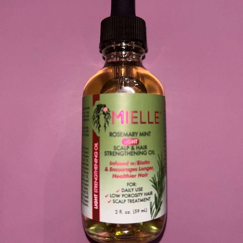 Mielle Rosemary Mint Light Scalp & Hair Strengthening Oil